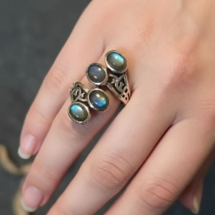 Ring zilver blauwe labradoriet maat 9