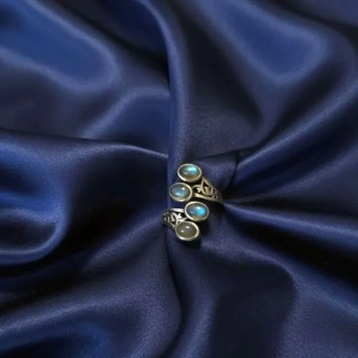 Ring zilver blauwe labradoriet maat 9