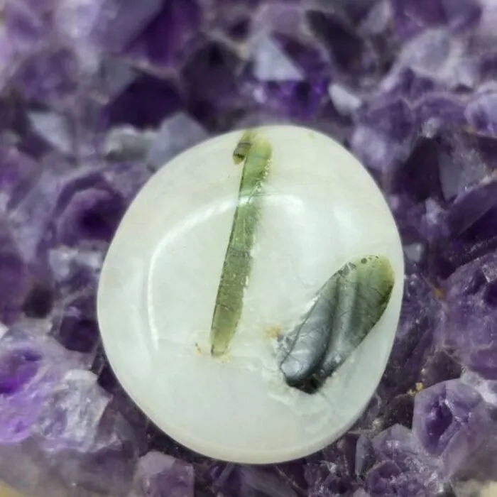 Unieke Toermalijn groen in kwarts cabochon