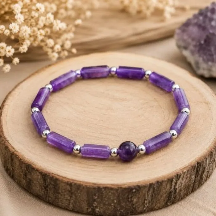 Amethist Armband met Staafjes en 8 mm Kraal – Elastisch 19 cm
