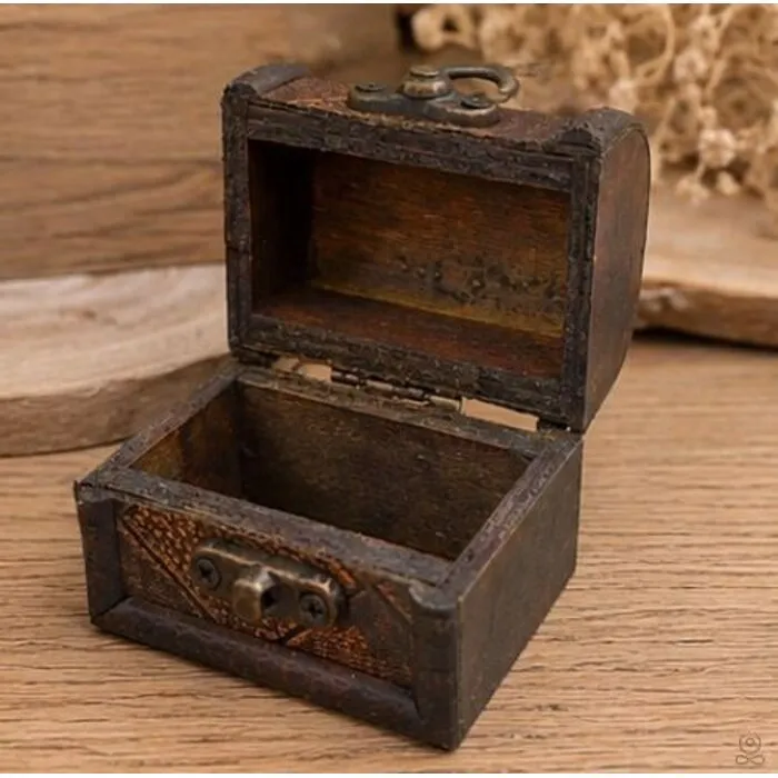 Mini Schatkistje Hout Vintage – Decoratief Opbergkistje 6,5 cm