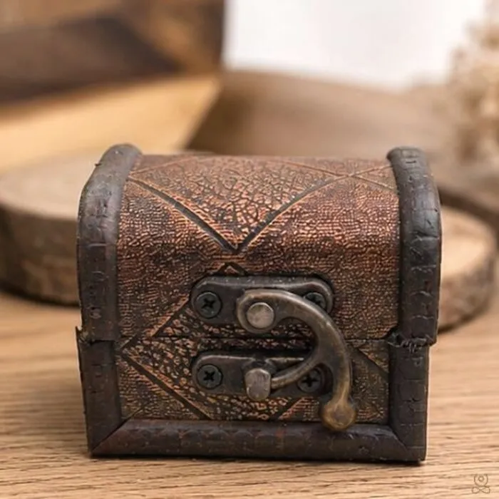 Mini Schatkistje Hout Vintage – Decoratief Opbergkistje 6,5 cm
