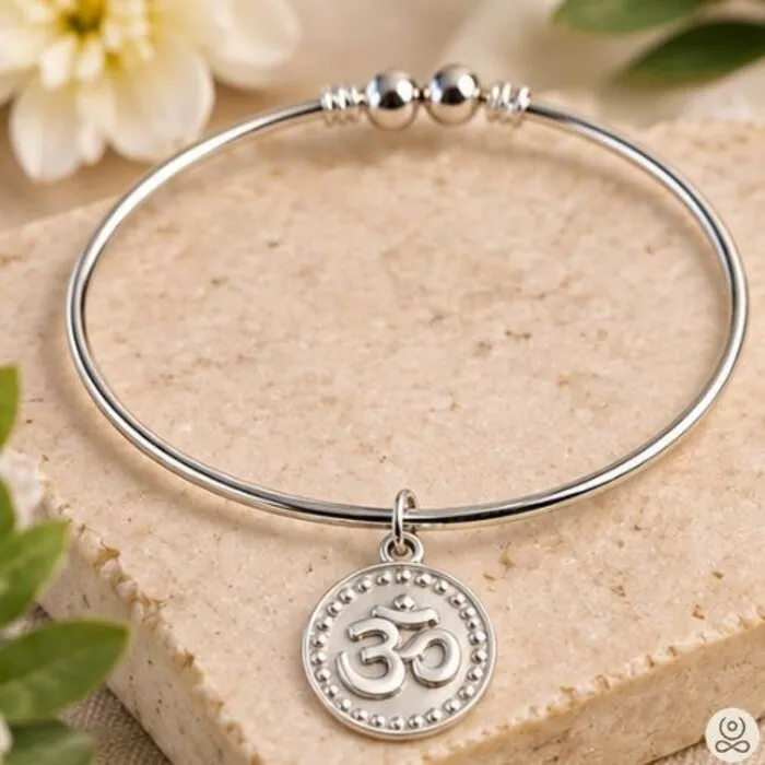 Metalen Armband met Ohm Teken – Verstelbaar & Nikkelvrij