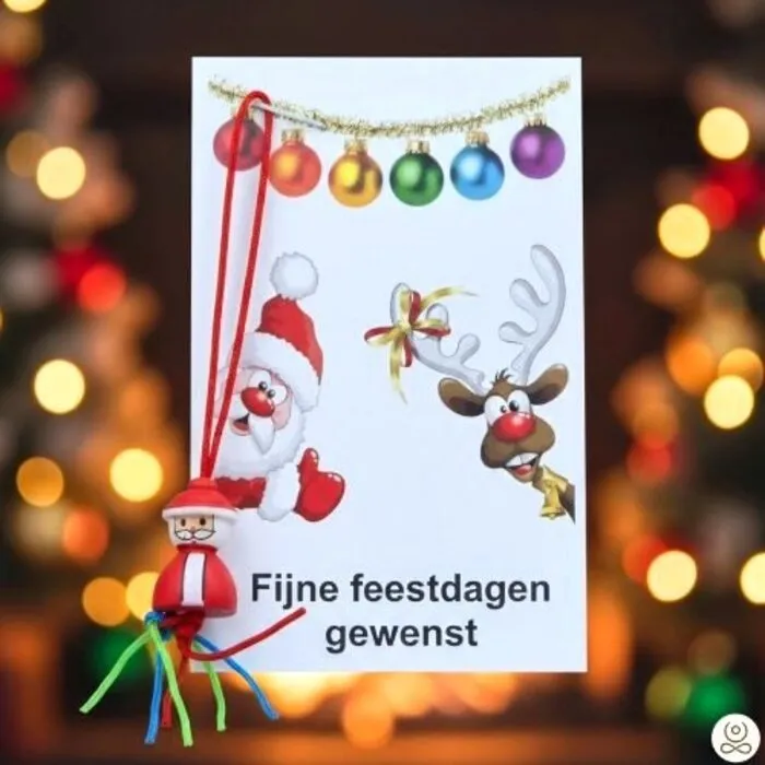 Kerstkaartje met houten kerstman – klein kerstcadeautje om uit te delen