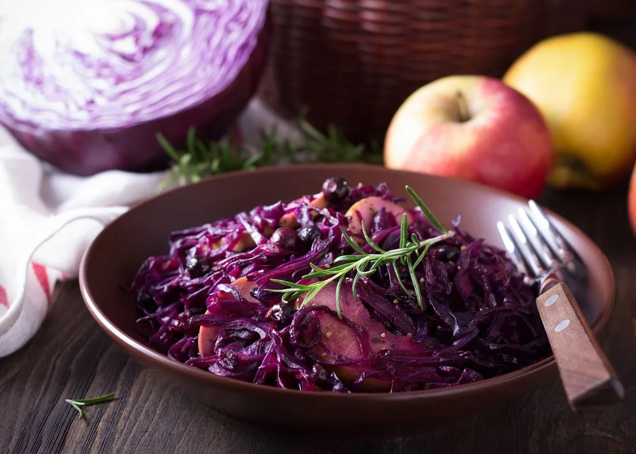 Welche Kräuter passen zu Rotkohl?