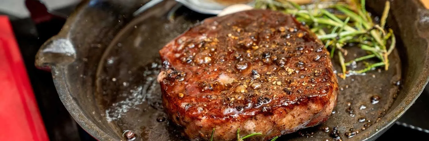 Diese Gewürze passen gut zu Steak