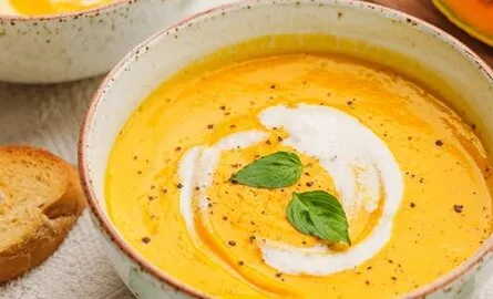 Welche Gewürze passen zur Kürbissuppe?