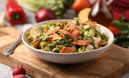 Fattoush Recept: Libanese Salade met Sumak kruiden