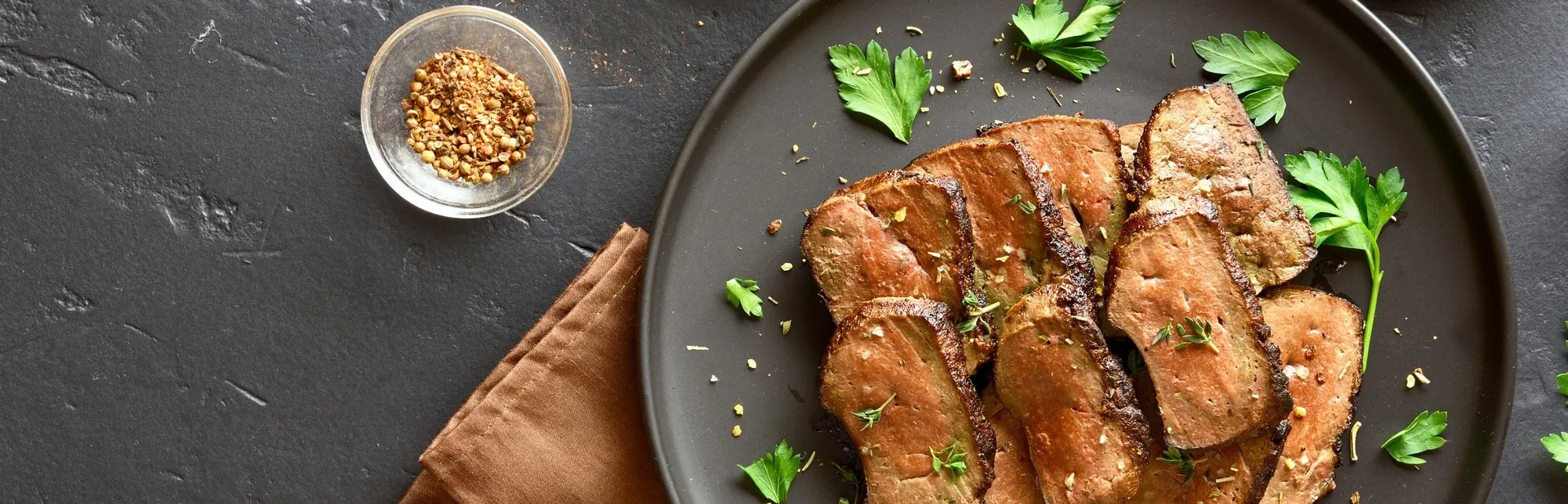 Welche Kräuter passen zu gebratener Leber?