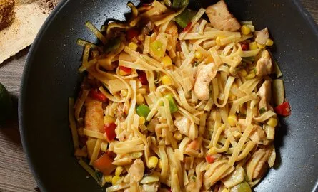 Welche Gewürze werden in Bami verwendet?