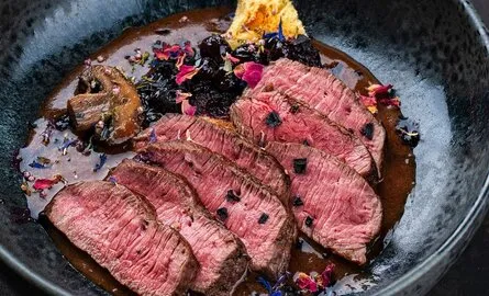 Welche Sauce passt zu Hirschsteak?