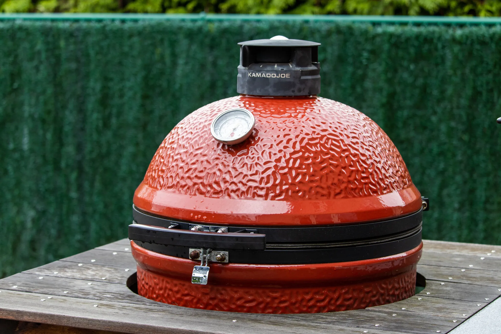 Hoe regel je de temperatuur van een kamado barbecue?