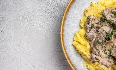 Stroganoff saus maken: zo krijg je een romige en volle saus