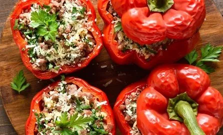 Gevulde paprika met gehakt van de BBQ