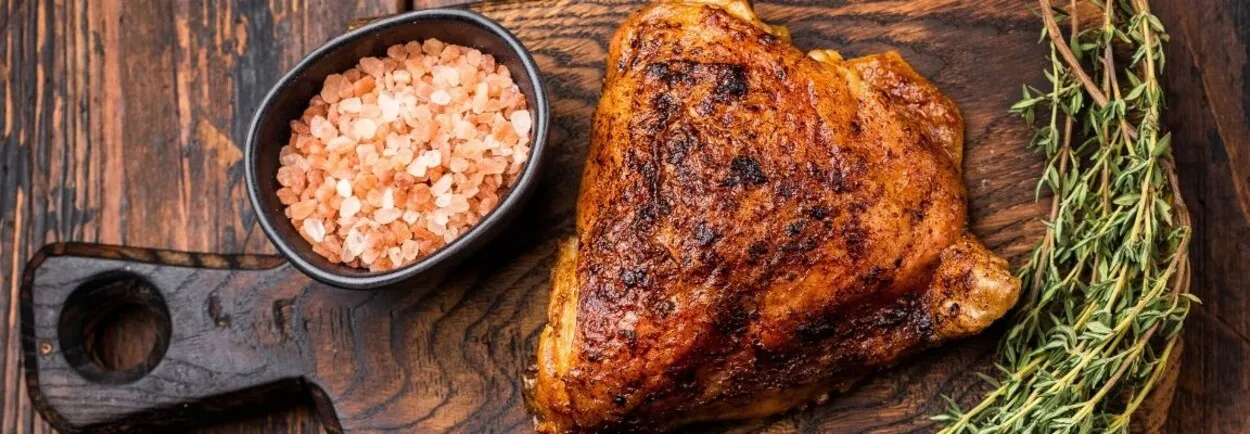 Gemarineerde kippendijen in BBQ saus