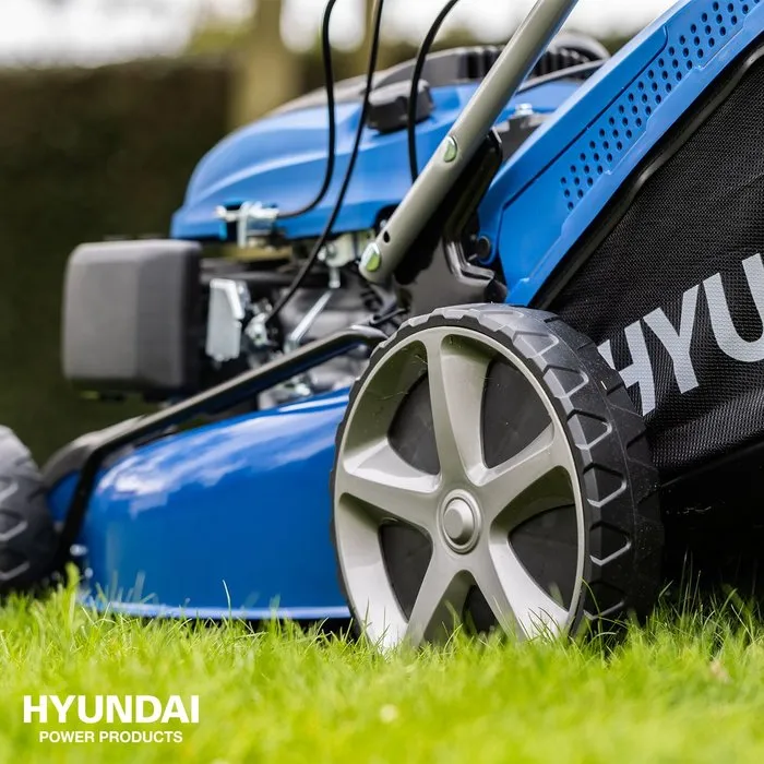 Hyundai Hyundai Zelfrijdende Benzine Grasmaaier - 51cm  met Elektrische Start