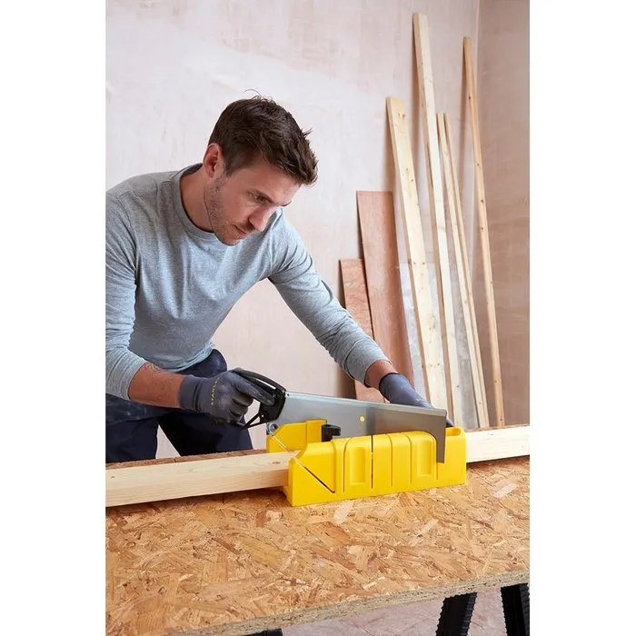 Stanley Stanley Verstekbak Kunststof met Kapzaag - 1-20-600