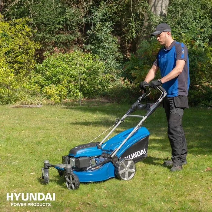 Hyundai Hyundai Zelfrijdende Benzine Grasmaaier - 51cm  ZERO-TURN - Met Elektrische start