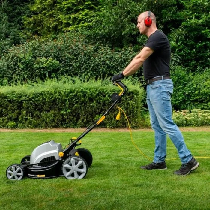 Powerplus Powerplus POWPG6290 Zelfrijdende Grasmaaier – 1800W | 460 mm