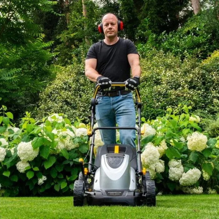 Powerplus Powerplus POWPG6290 Zelfrijdende Grasmaaier – 1800W | 460 mm