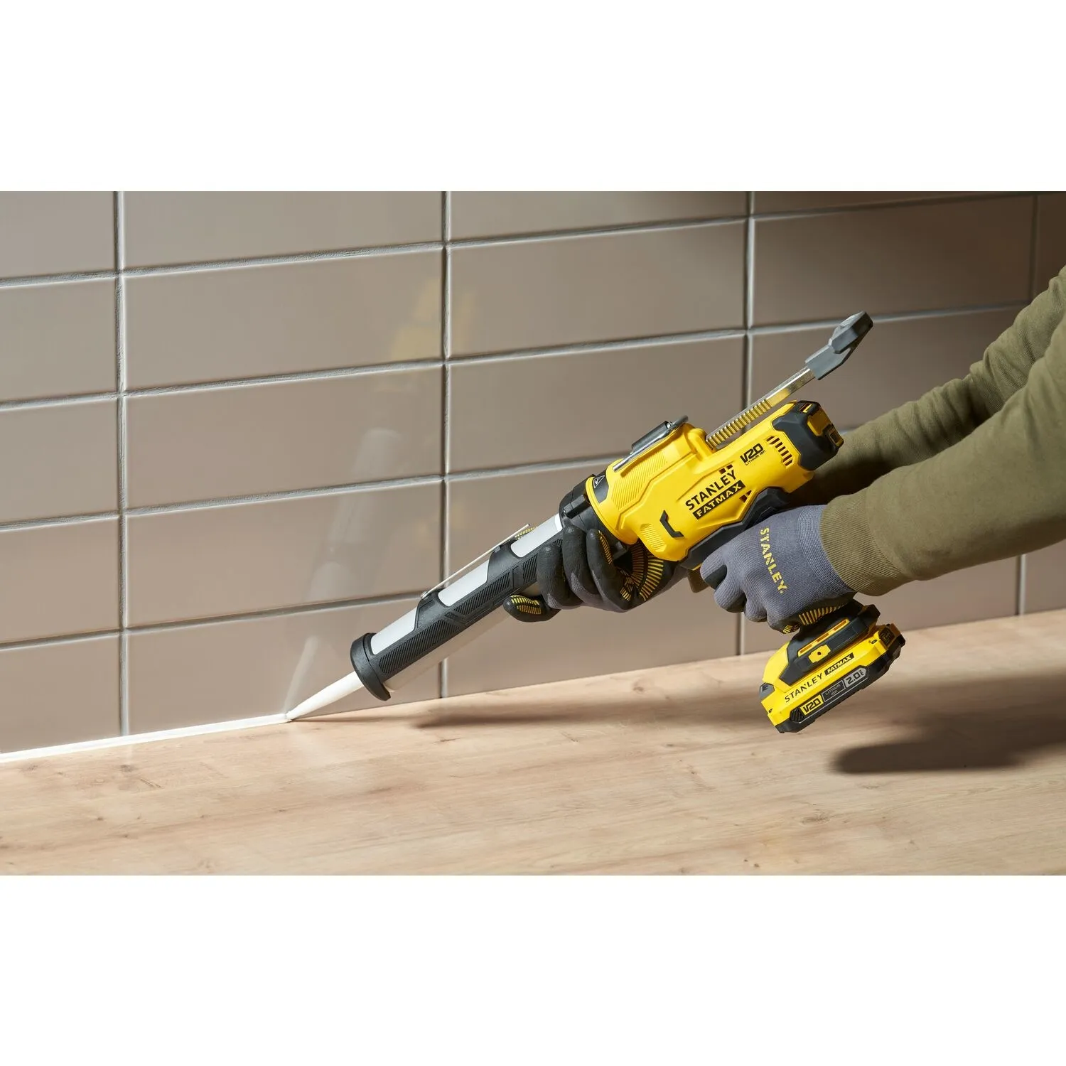 Stanley Stanley SFMCE600B Accu Kitspuit V20 - STARTERKIT