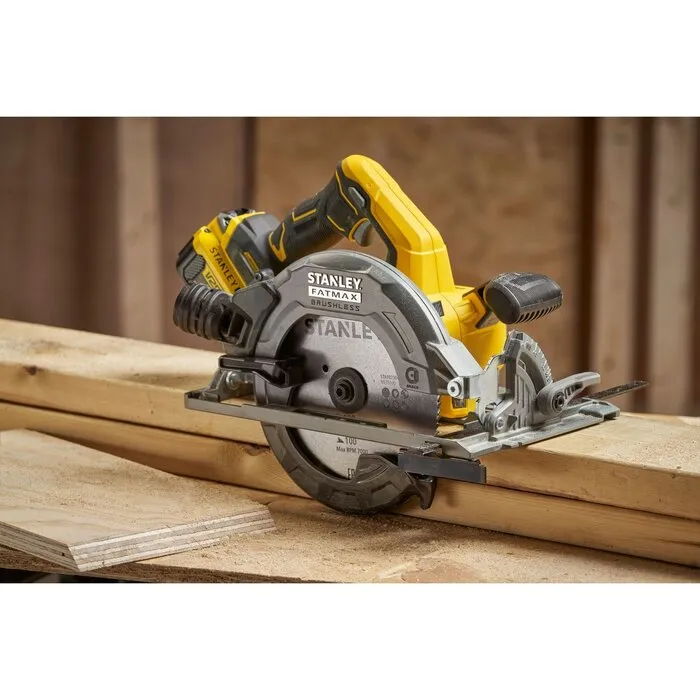 Stanley Stanley SFMCS551M1T-QW Accu Cirkelzaag Brushless 18V - Inclusief Zaagrail