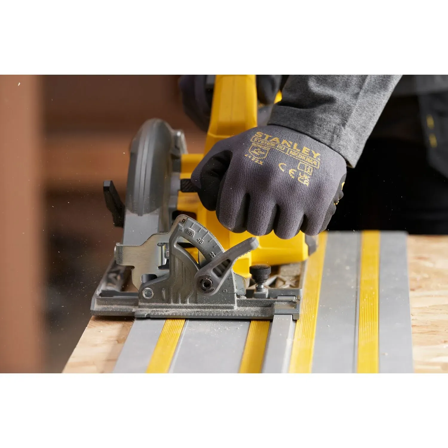 Stanley Stanley SFMCS551M1T-QW Accu Cirkelzaag Brushless 18V - Inclusief Zaagrail