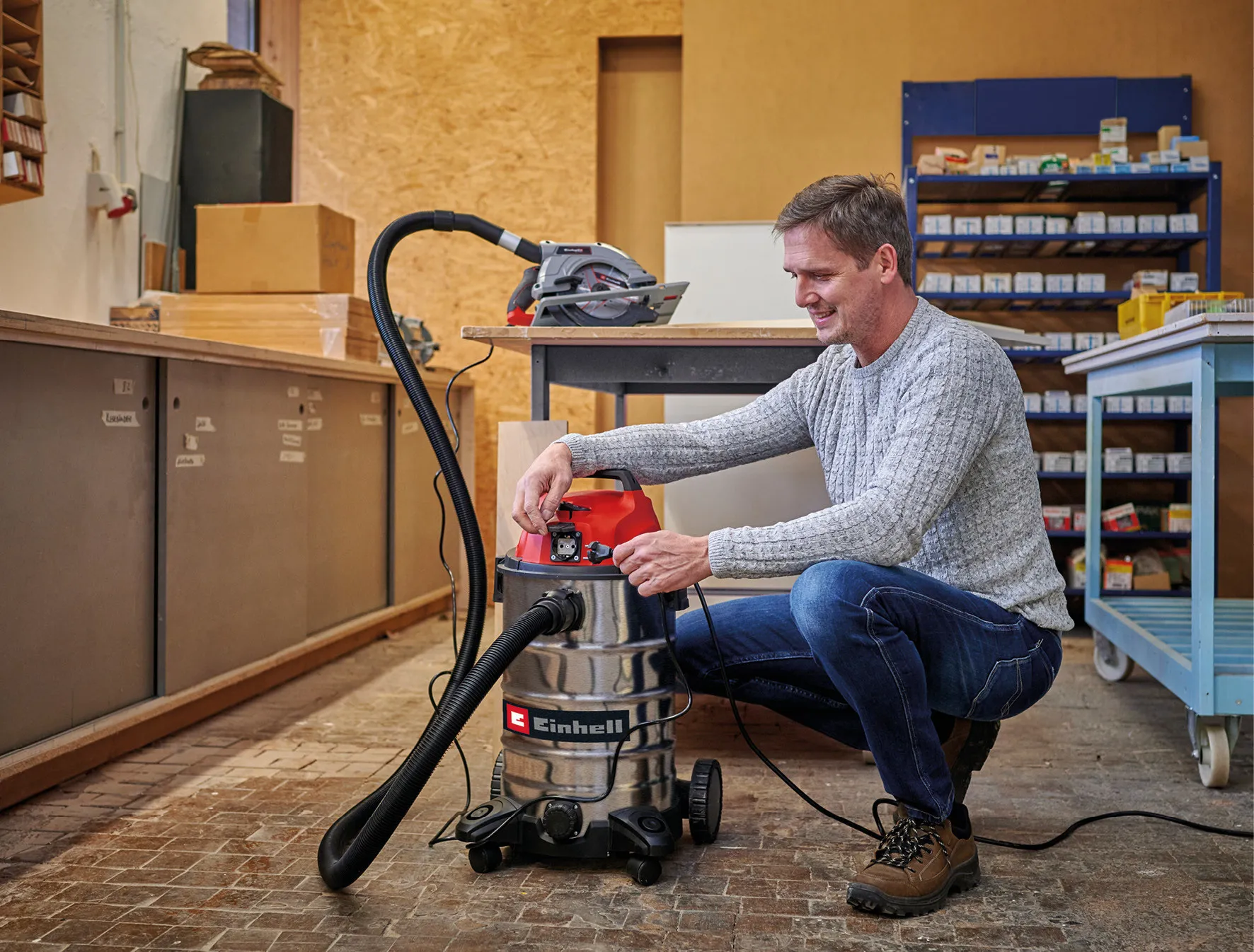 Einhell Gereedschap Einhell TC-VC 3055 SA – Nat-/Droogzuiger – 30L – 900W – RVS Tank met Stopcontactfunctie