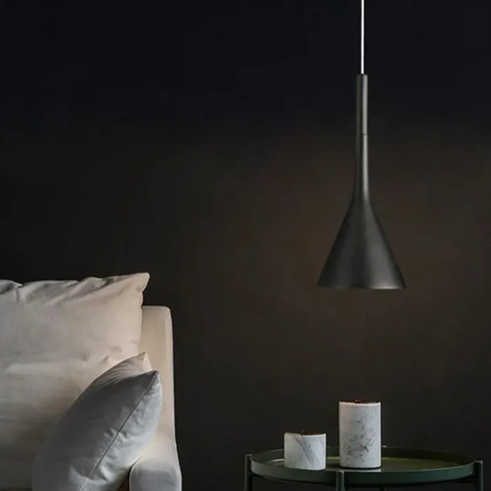 Scandinavische hanglamp kegel wit of zwart E27 Ø 15cm H 36cm (1 stuk)