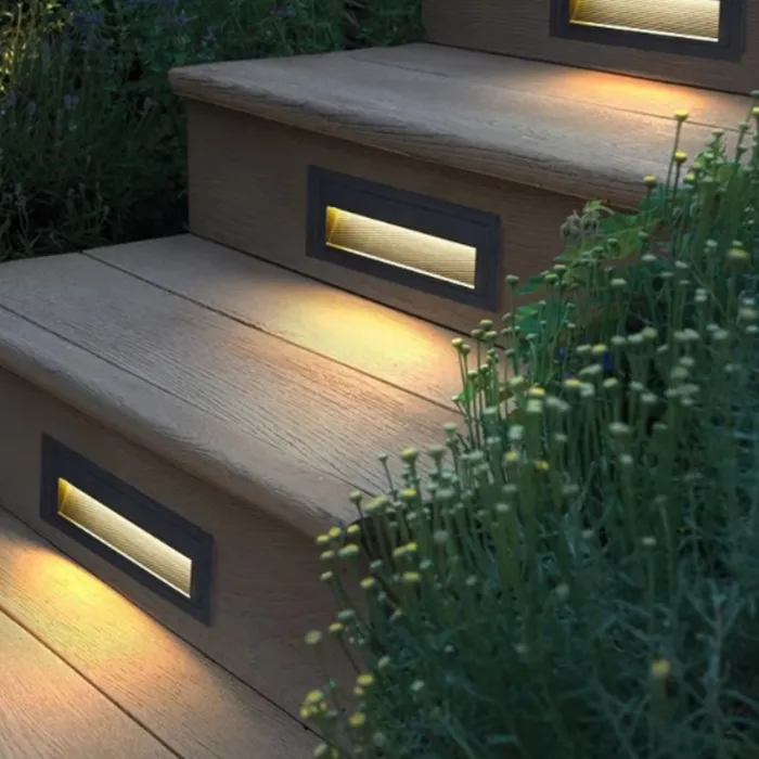 Buiten wandlamp IP65 zwart 10W 255x75mm