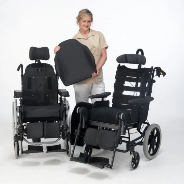 Invacare Azalea kantelrolstoel