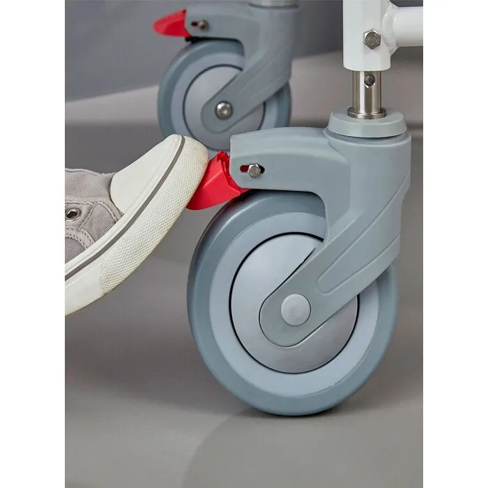 Mega-Mobility Douche  / Toiletstoel Met 4 Geremde Wielen