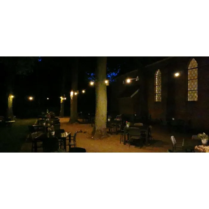 Amlux Koppelbare zwarte prikkabel 25 meter met 25 warm  witte gebogen filament LED kogellampen