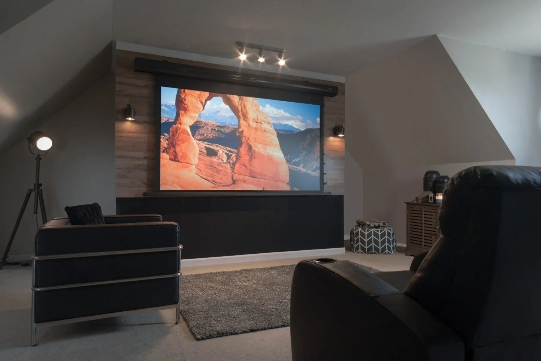 Elite Screens Elite Screens Saker Tab-Tension – Zwarte behuizing (meerdere maten)