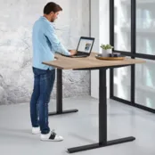 Elektrisch zit-sta wingbureau