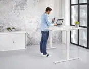 Elektrisch zit-sta wingbureau