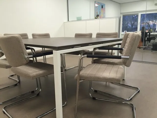 Vierkante vergadertafel Catro