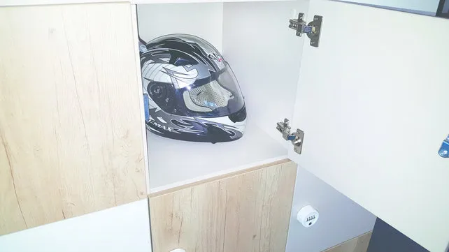 Eko Equipped locker met garderobe vak Eko Equipped locker met garderobe vak
