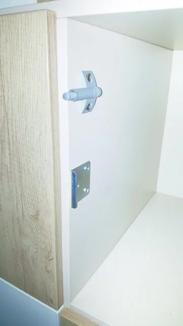 Eko Equipped locker met garderobe vak Eko Equipped locker met garderobe vak