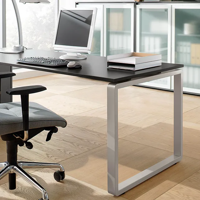 Palmberg Pensum o-poot bureau instelbaar