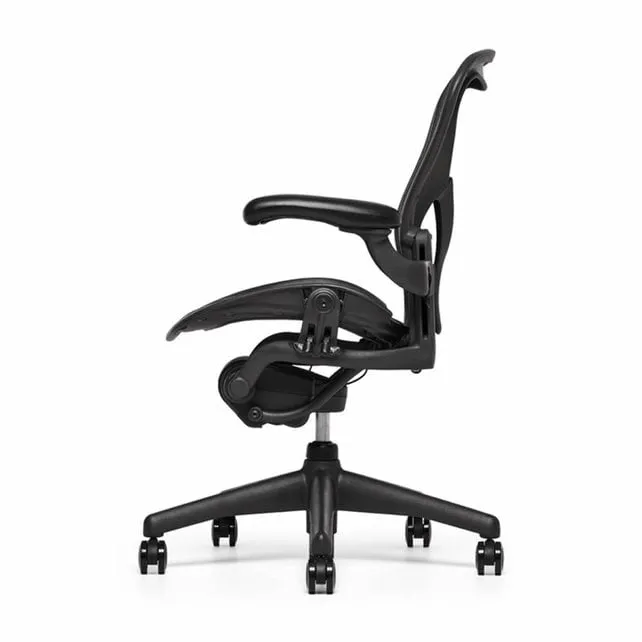 Refurbished Herman Miller Aeron Chair Classic (graphite) Refurbished Herman Miller Aeron Chair Classic (graphite)