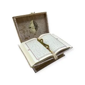 Ayasofya Fluwelen Geschenkset Goud – Gebedskleed, Koran & Tasbih