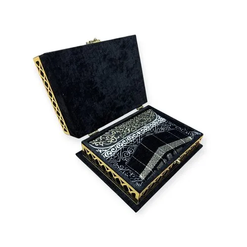 Ayasofya Fluwelen Geschenkset Zwart – Gebedskleed, Koran & Tasbih
