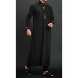 Zwarte Qamis met Gouden Details – Sultan Model Qaba'il
