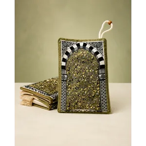 Rawdah Pocket Gebedskleed – Compact Reismodel met Tasje Rawdah Pocket Gebedskleed – Compact Reismodel met Tasje