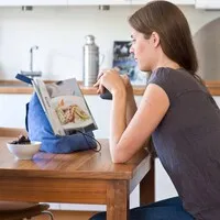 The Bookseat Buchständer und Tablet-Halter, beige