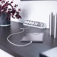 Brennenstuhl Estilo Eck-Steckdosenleiste mit USB-Ladeanschlüssen – Edelstahl/Weiß