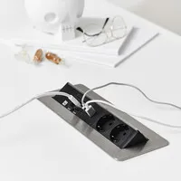 Axessline QuickBox Plus Einbausteckdose mit 2x Steckdosen, 2x USB-Ladeanschlüssen und 2x Datenanschlüssen silbergrau