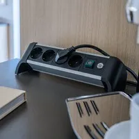 Brennenstuhl Desk 4 Alu Steckdosenleiste