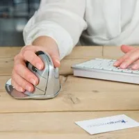 Minicute EZmouse5 kabelgebundene rechtshändige ergonomische Maus